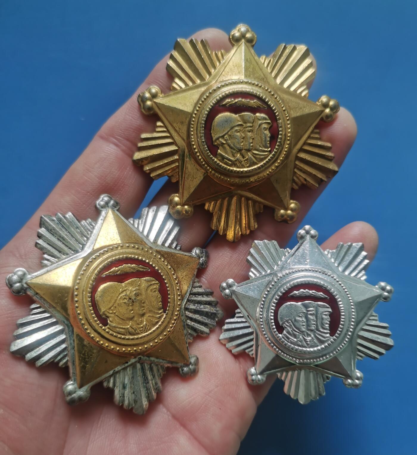 苏联朝鲜奖章收藏   朝鲜老勋章一二三级