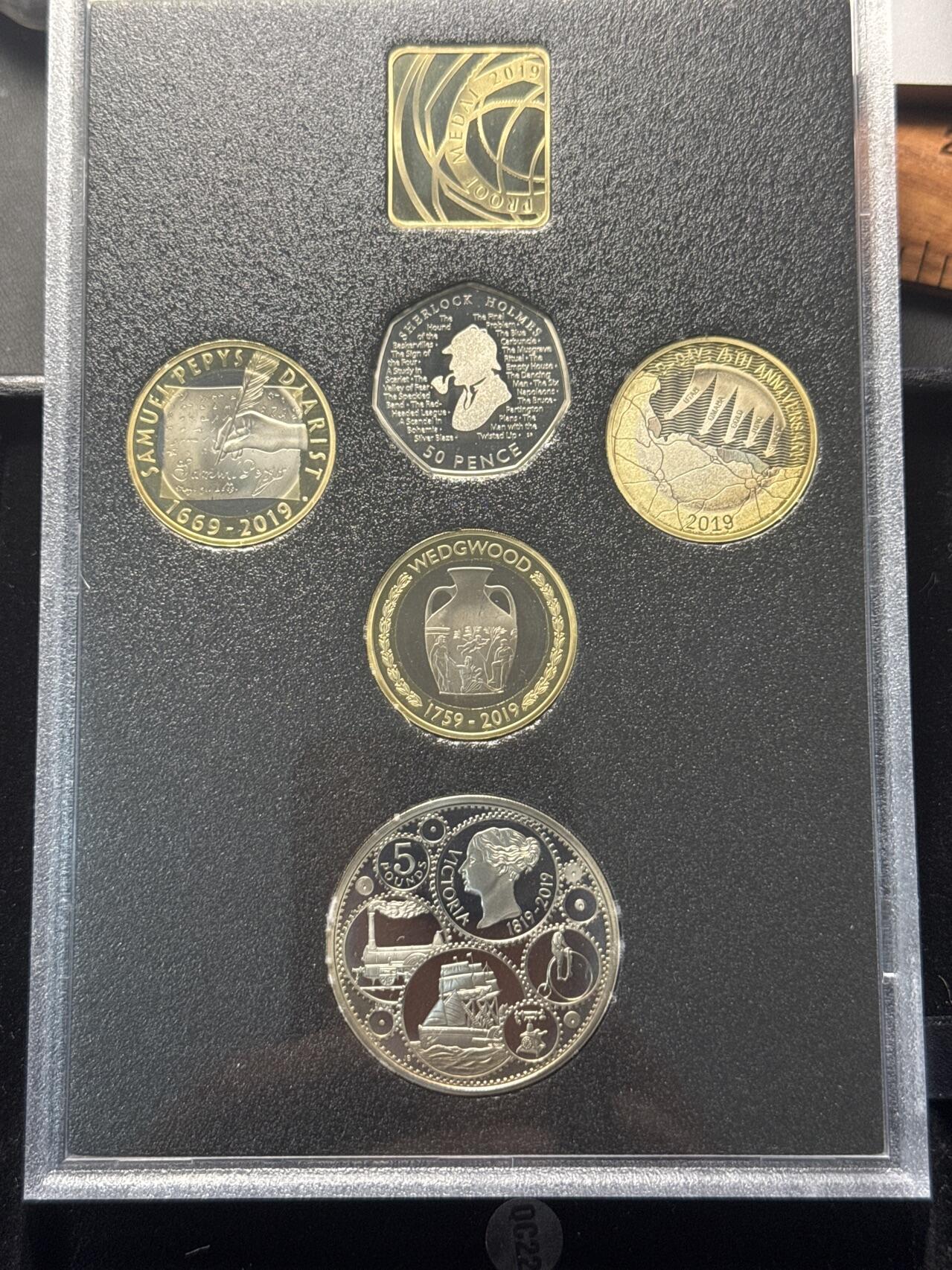 ❤️【币观天下】❤️ 第341期钱币拍卖- 2026.1.30周五晚上6点半场-长期征集拍品 春节前最后一场本场不能存放 节后恢复拍卖 英国2019年 年度精制套币 稀少年份 盒证齐全