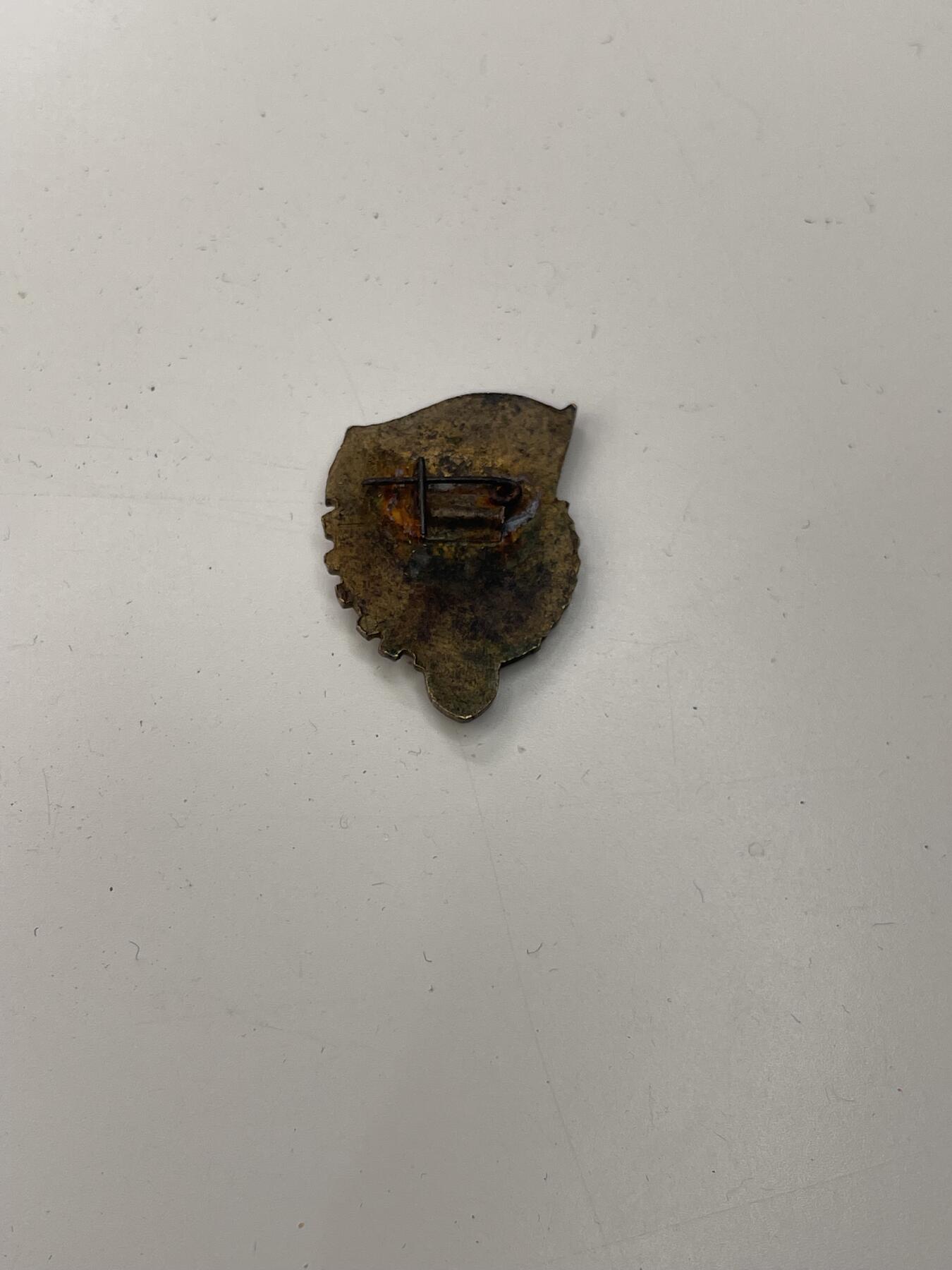 新时代收藏徽章红藏拍卖(第三十场)  徽章纸品证书杂项 朝鲜2级运动员证章 50年代铜珐琅