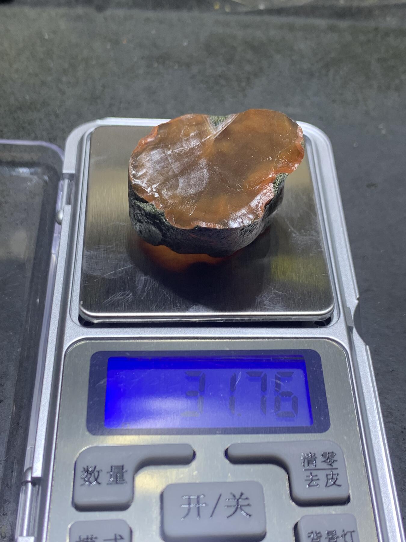 精美原皮开窗料荔枝冻飘红南红玛瑙原石一颗，