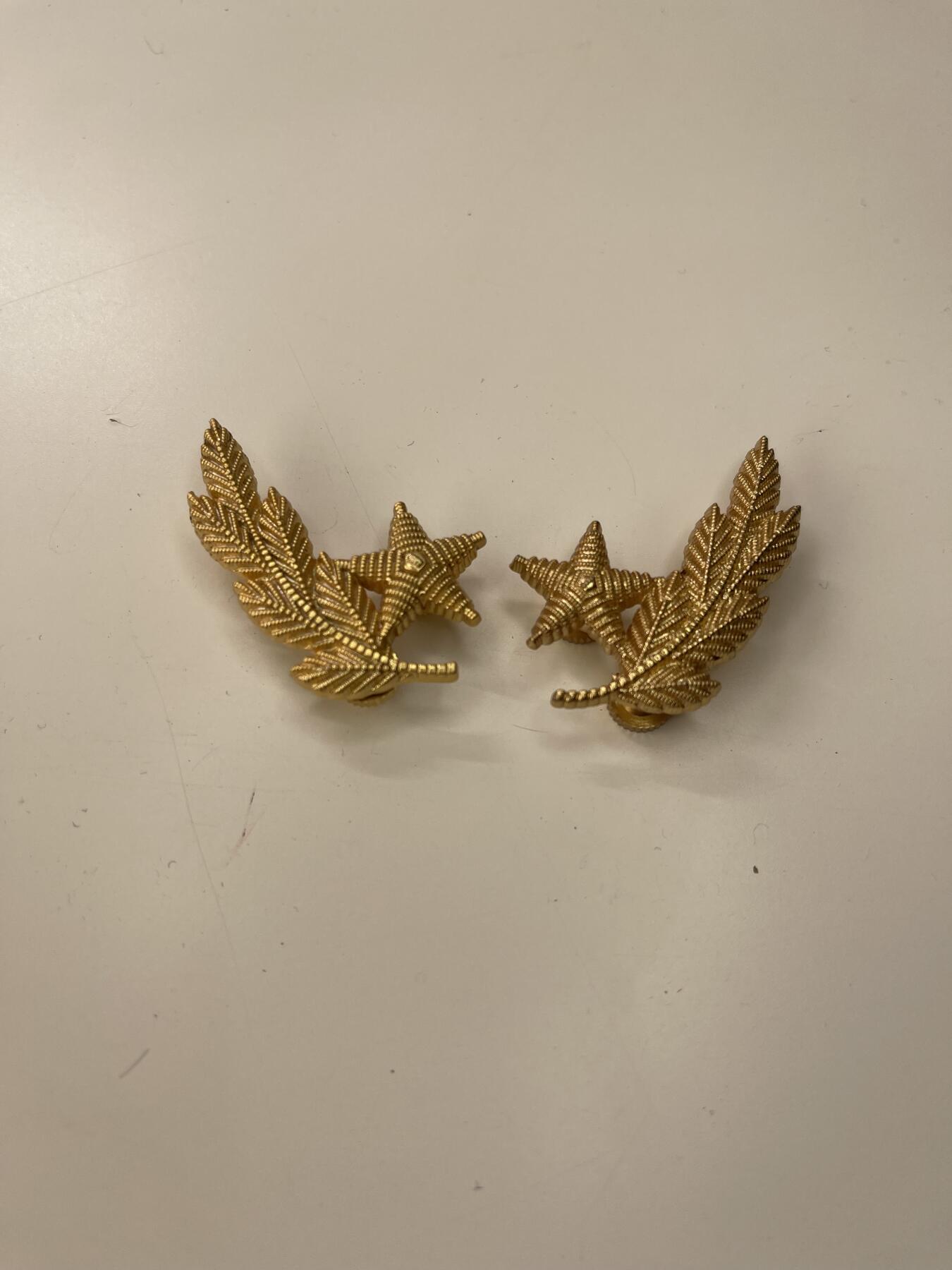 新时代收藏徽章红藏拍卖(第三十场)  徽章纸品证书杂项