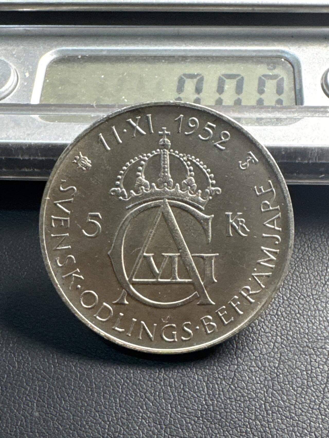 ❤️【币观天下】❤️ 第341期钱币拍卖- 2026.1.30周五晚上6点半场-长期征集拍品 春节前最后一场本场不能存放 节后恢复拍卖 1952年瑞典5克朗银币，国王古斯塔夫六世70岁生日纪念，22克400银