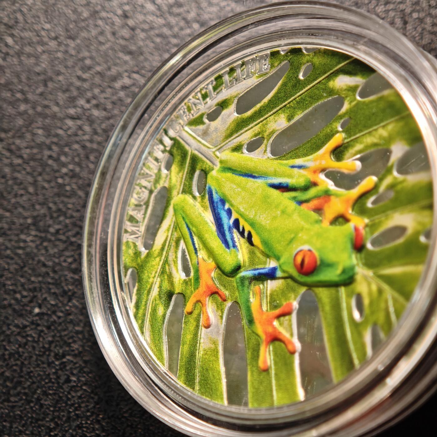 【德藏】世界币章拍卖第163期（拍品征集中~欢迎藏友联系）  2018年 库克群岛树蛙彩色精制纪念银币 999银 直径约：38.61mm；重约：1盎司 原盒 原证书