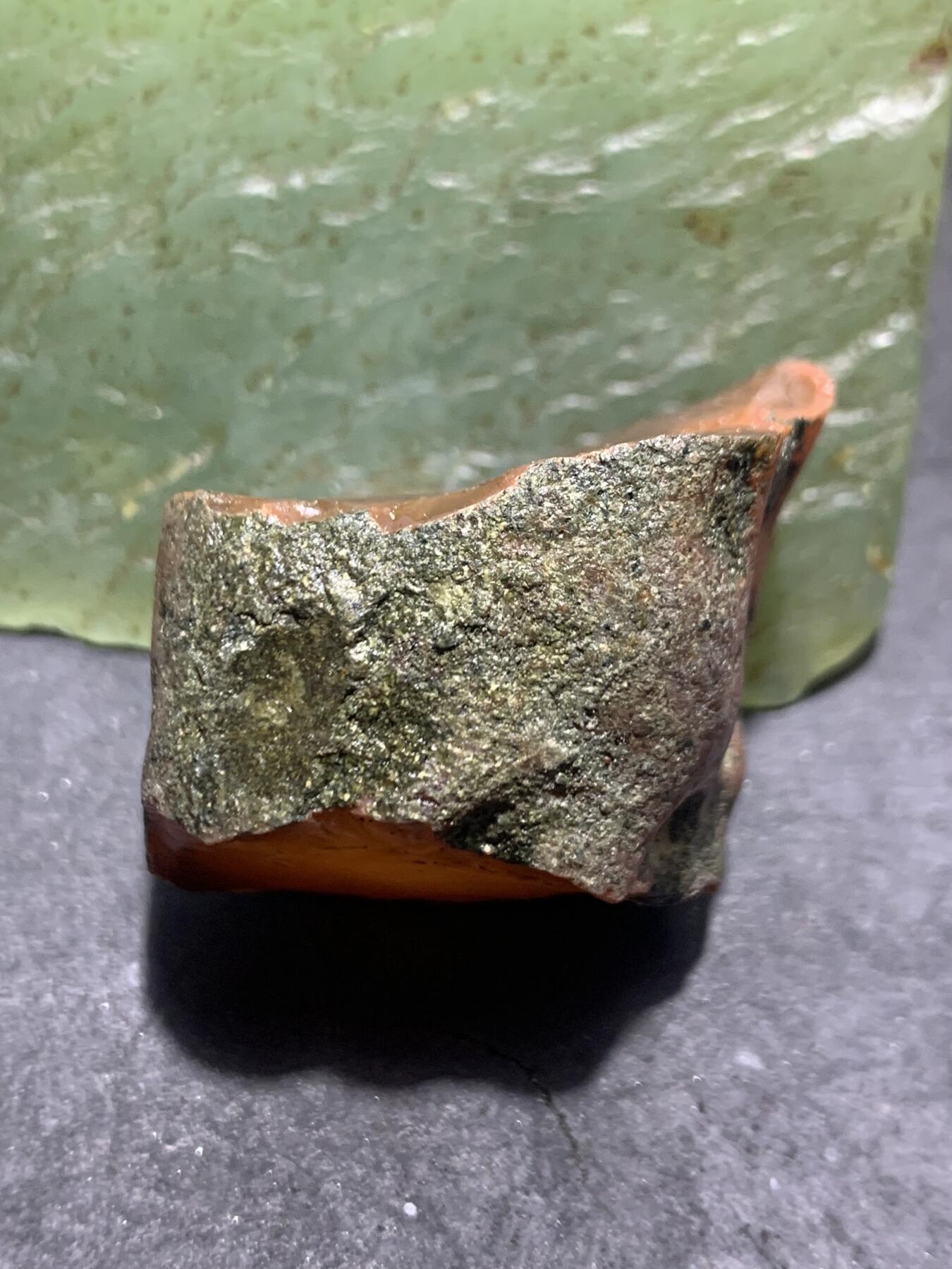 精美原皮开窗料荔枝冻飘红南红玛瑙原石一颗，