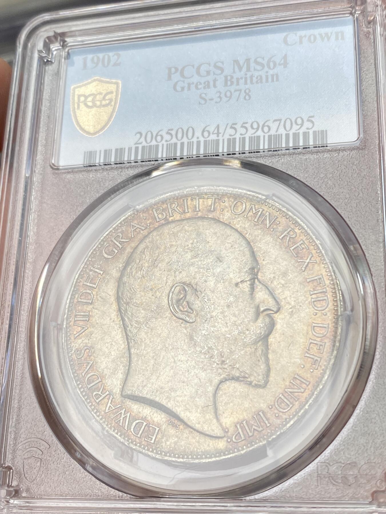 万国钱币拍卖第060期（万国六十期纪念大拍） PCGS MS64 1902英国爱德华七世马剑克朗 高分难度大于精制的流通品种 车轮转光底板在油画般的英伦五彩包浆加持下更添魅力 典藏级品质