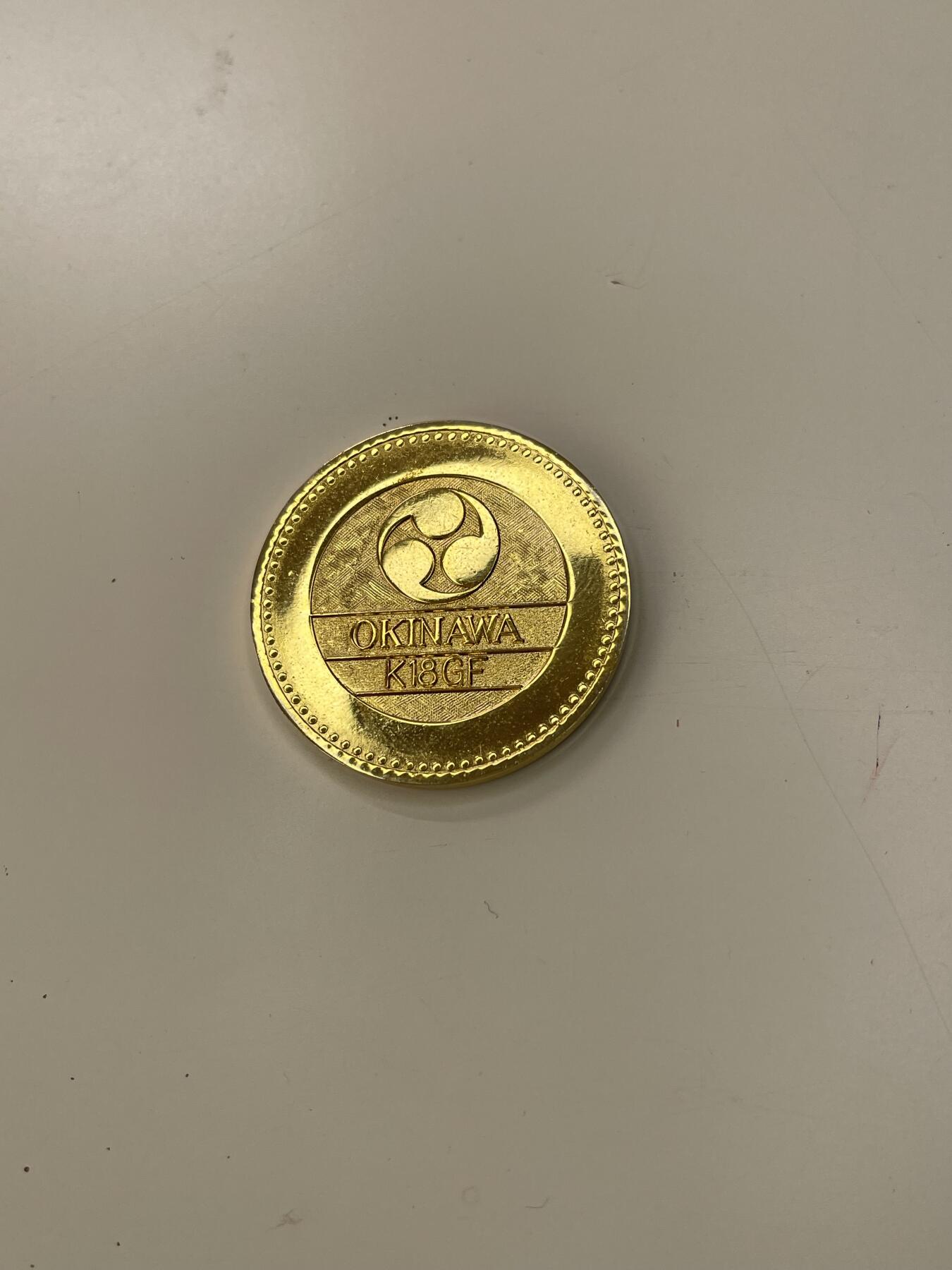 新时代收藏徽章红藏拍卖(第三十场)  徽章纸品证书杂项 1972年 冲绳复归纪念币 度18k金 冲绳 古琉球 中国曾属国 该章背景指1972年冲绳脱离美军掌控 领土归于日本事件