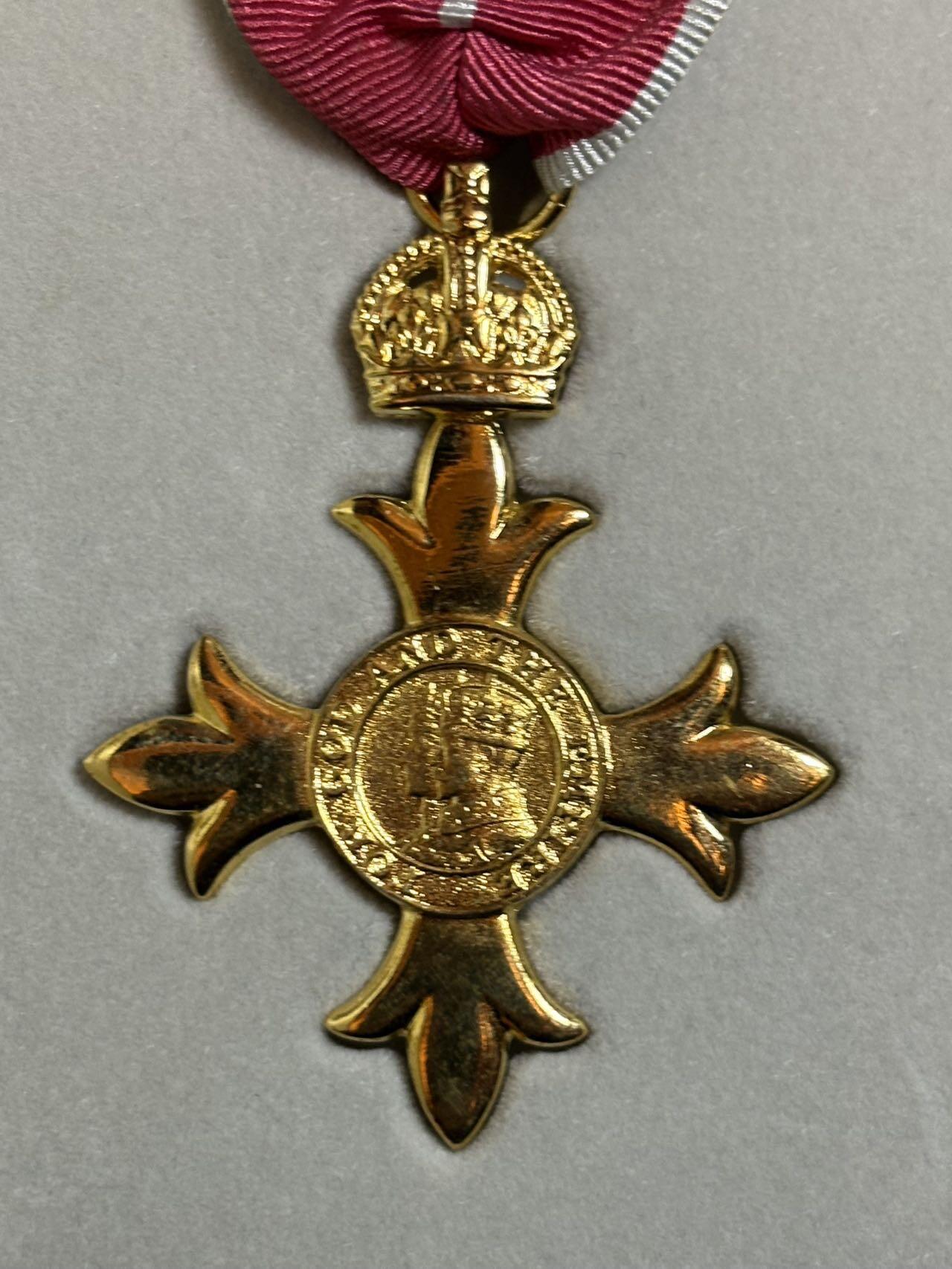 盛世勋华——号角文化勋章邮票专场拍卖第303期 英国OBE勋章 少见军版 皇家造币局生产带原盒 厂标 银制