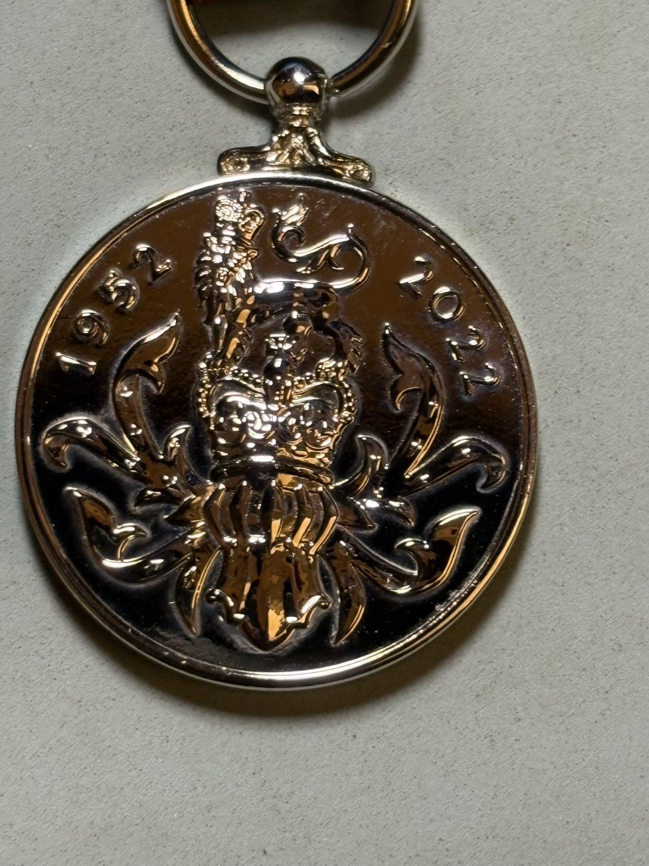 盛世勋华——号角文化勋章邮票专场拍卖第303期 英国伊丽莎白女王加冕70周年铂禧纪念章 带原盒