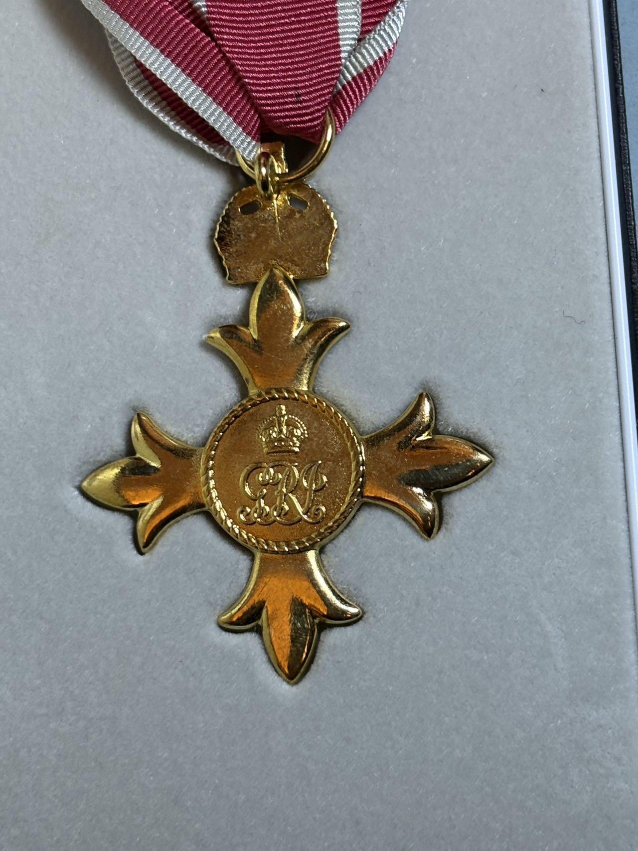 盛世勋华——号角文化勋章邮票专场拍卖第303期 英国OBE勋章 少见军版 皇家造币局生产带原盒 厂标 银制