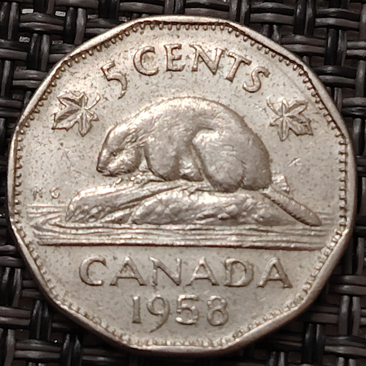 布加迪🐬～世界钱币(上海)🌾第 272 期 /  各国套币和散币 加拿大🇨🇦 1958年 5分 海狸图案 21.2mm ~L7