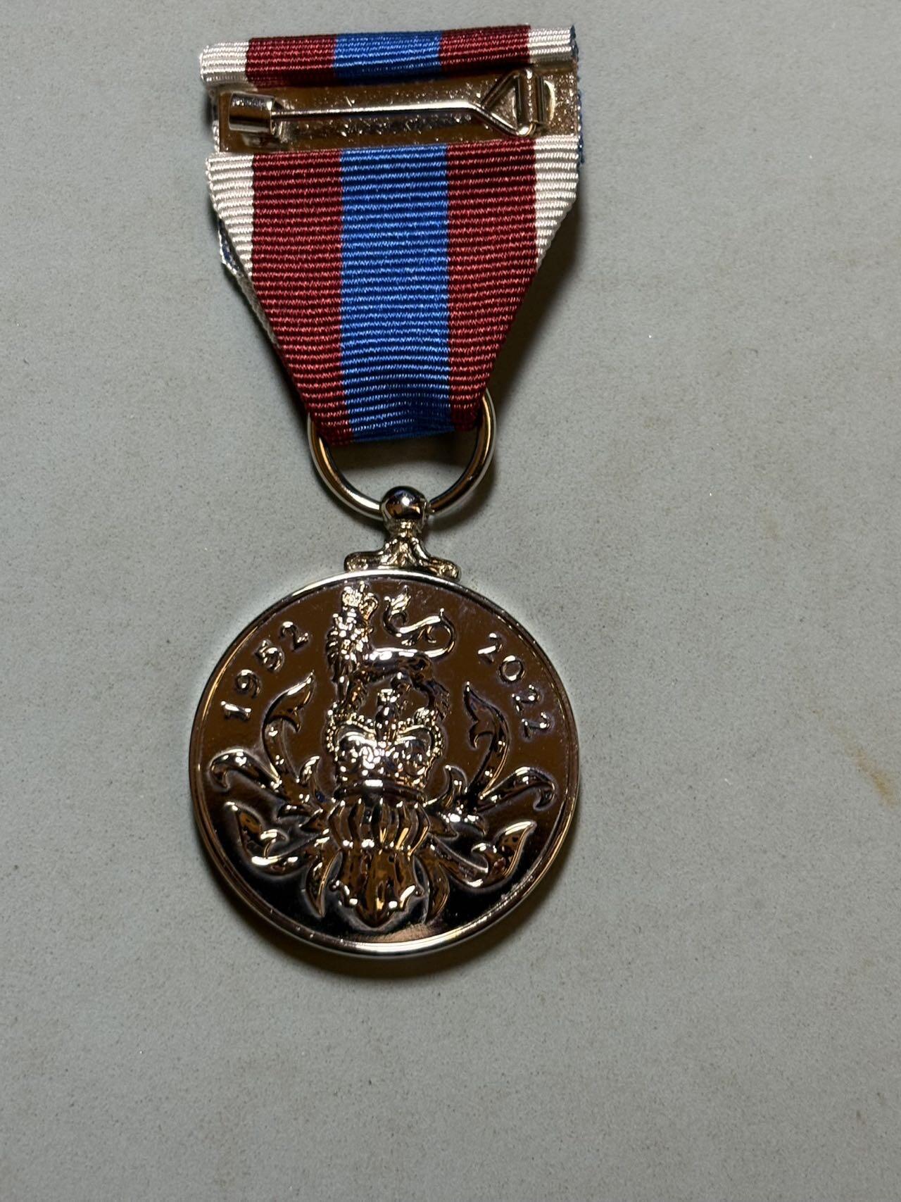 盛世勋华——号角文化勋章邮票专场拍卖第303期 英国伊丽莎白女王加冕70周年铂禧纪念章 带原盒