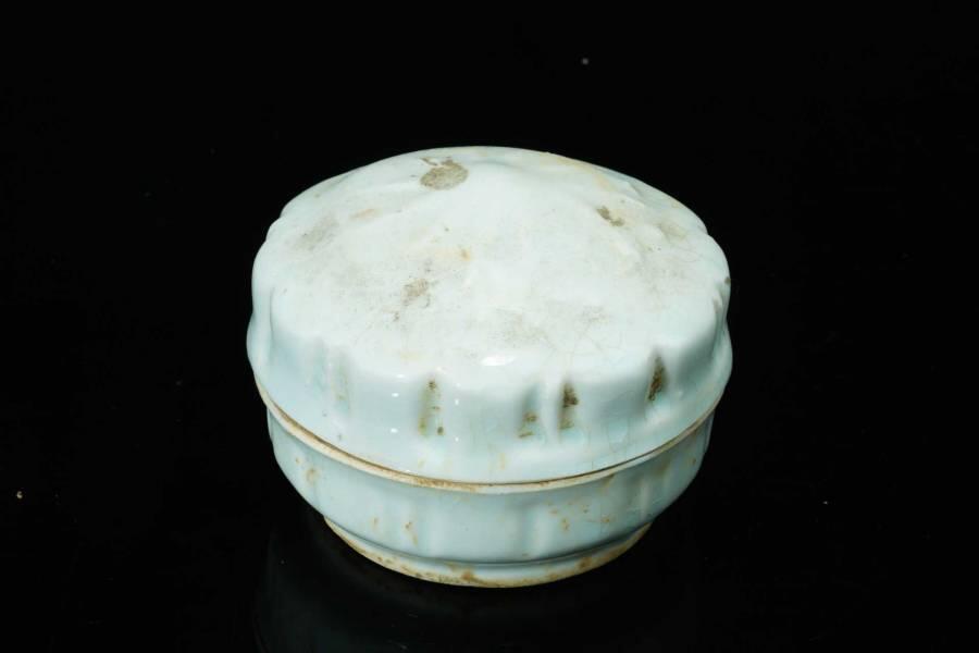 上海都达杂项专场十二（全场包邮】 70年代 湖田窑影青釉粉盒83-49