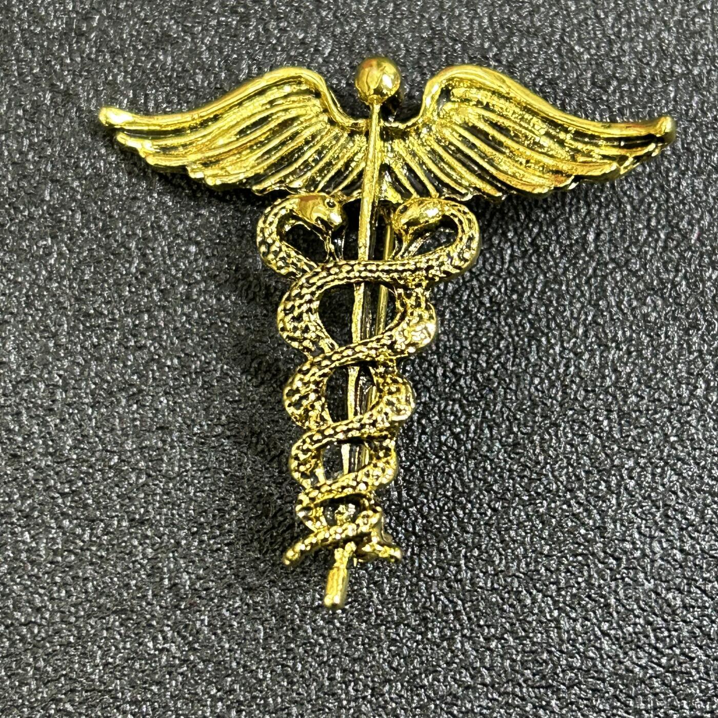 西秦中古拍卖第七十四期 欧美医疗兵符号 金色