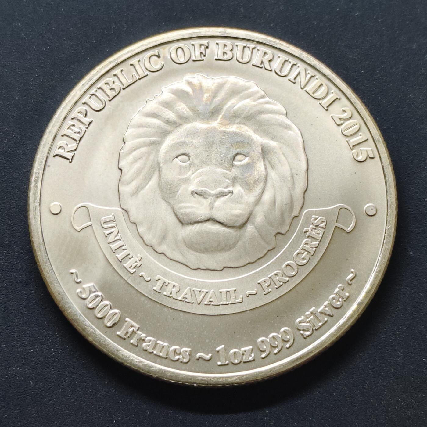 【全场包邮】纯粹捡漏拍499场-持续更新中 布隆迪2015年5000法郎非洲狮1盎司31.1克999纯银币【40毫米31.1克99.9%，纯银价约871元（按28元银价估算）】