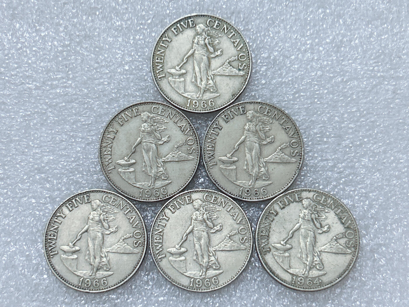 第一海外回流一元起拍收藏 散集专场  第296期 菲律宾60年代火山打铁女神25分硬币 6枚