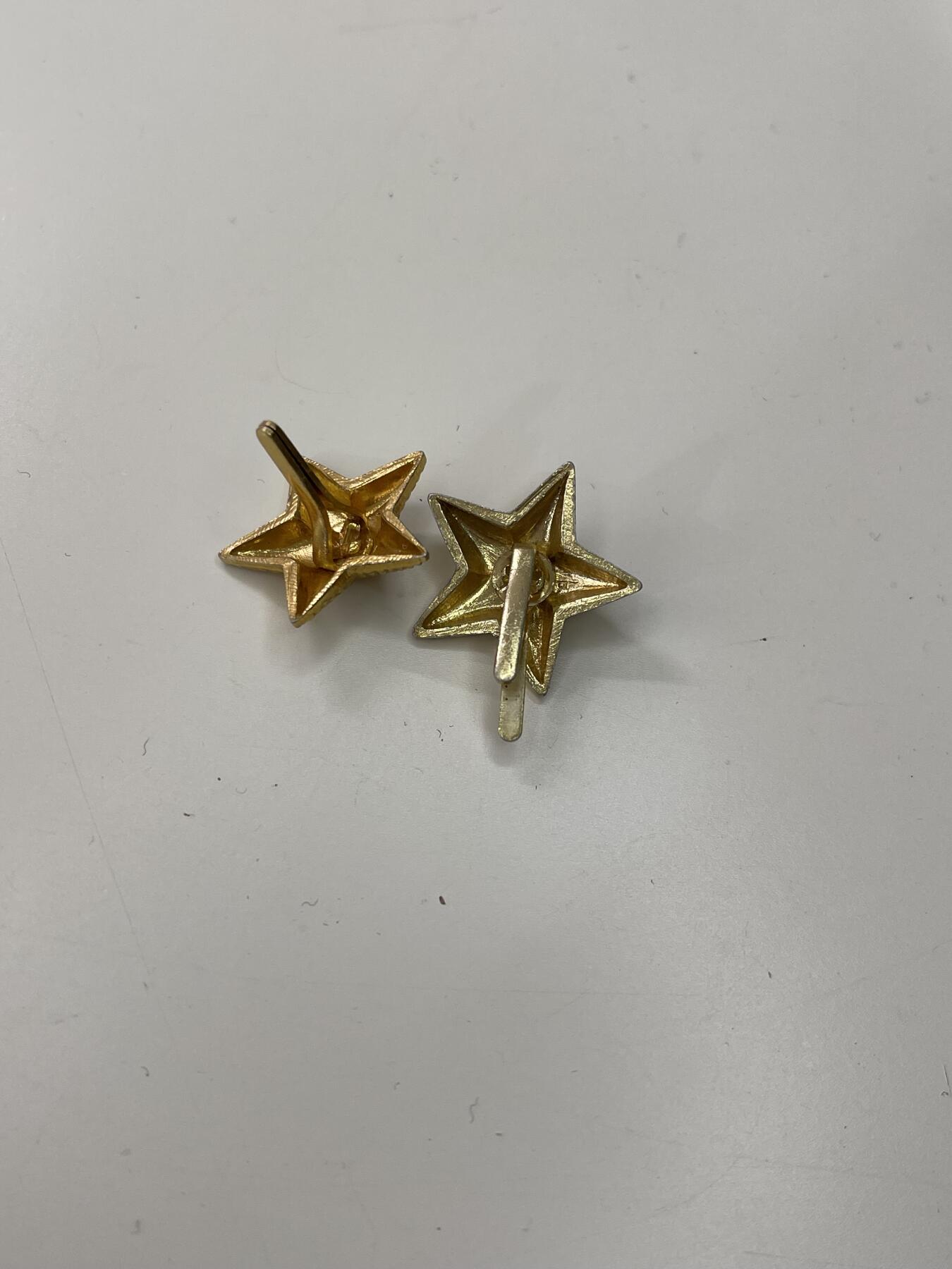 新时代收藏徽章红藏拍卖(第三十场)  徽章纸品证书杂项 两颗领章星星