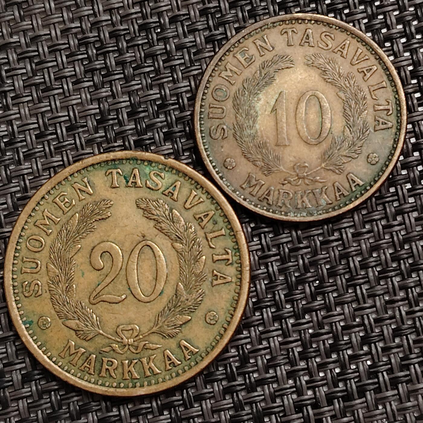 布加迪🐬～世界钱币(上海)🌾第 272 期 /  各国套币和散币 芬兰🇫🇮 1932/1935年 10/20马克铜币2枚 ~C18