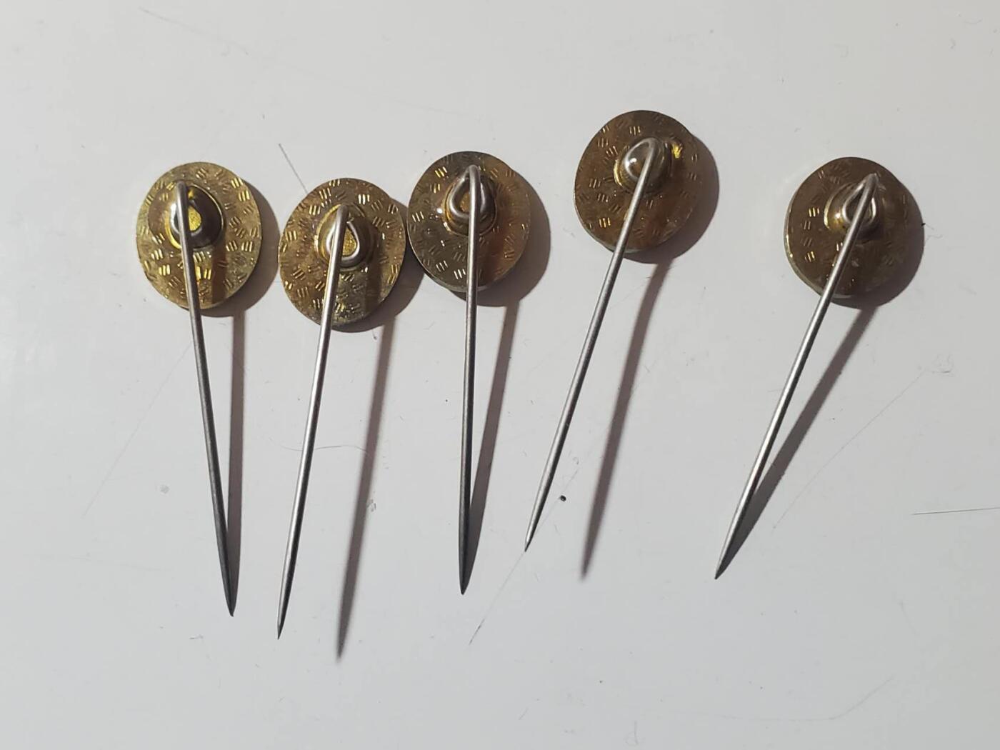 韵星假日军品类拍卖第三十九期暨默多克中校夫妇专场 -- Rimey Holidays Militaria Auction 39 & The Modoks Collection  越南社会主义共和国金级体能证章黑底一组五枚 好品