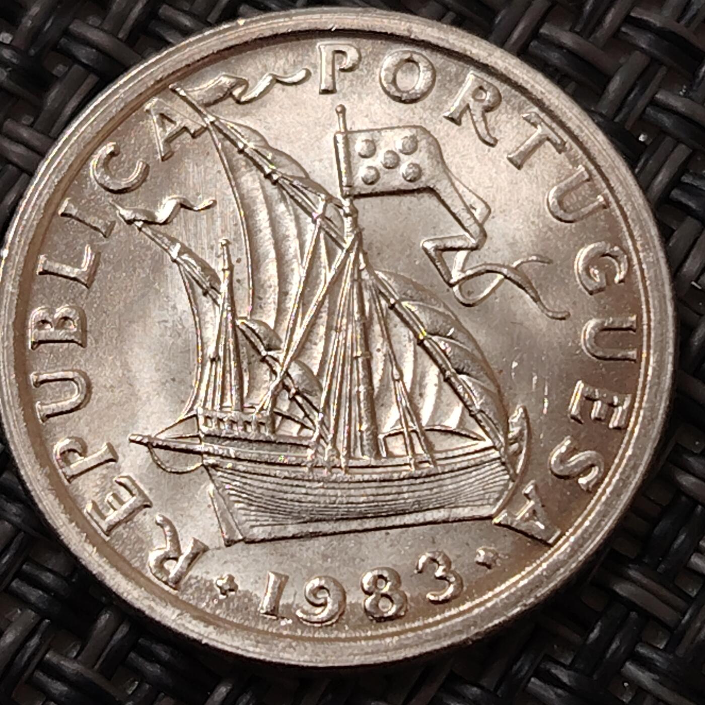 布加迪🐬～世界钱币(上海)🌾第 276 期 /  各国套币和散币 葡萄牙🇵🇹 1983年 2.5艾斯库多 ~L7