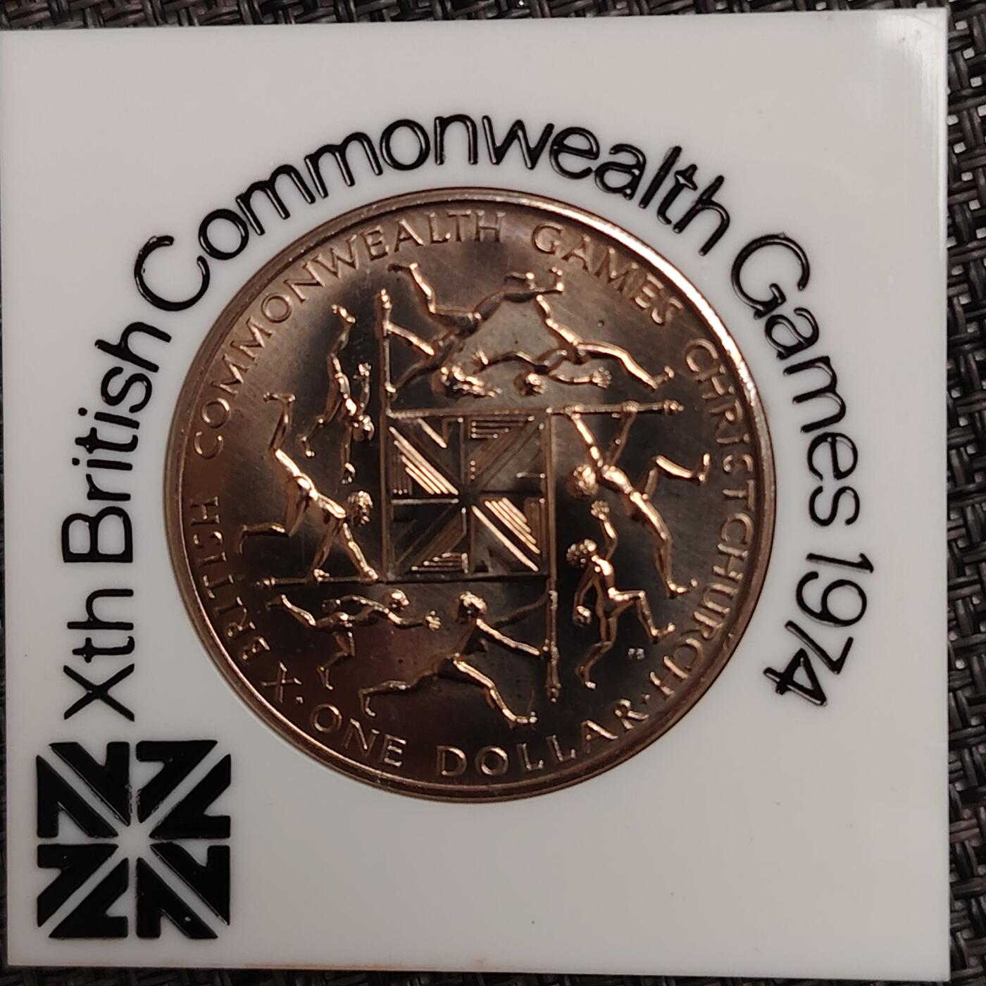 布加迪🐬～世界钱币(上海)🌾第 272 期 /  各国套币和散币 新西兰🇳🇿 1974年 1元 英联邦运动会纪念币