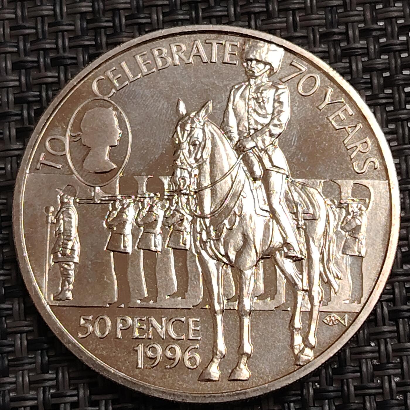 布加迪🐬～世界钱币(上海)🌾第 272 期 /  各国套币和散币 圣赫勒拿 1996年 50便士 女王70岁生日纪念