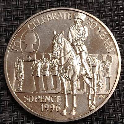 布加迪🐬～世界钱币(上海)🌾第 272 期 /  各国套币和散币 - 圣赫勒拿 1996年 50便士 女王70岁生日纪念