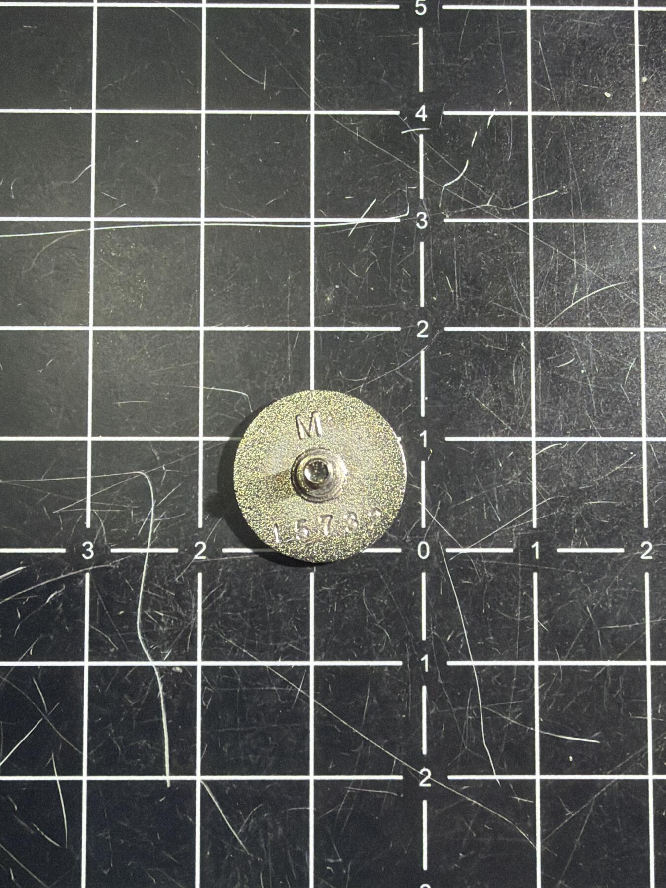 古冰库章牌勋赏收藏0起拍卖 小徽章