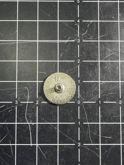 古冰库章牌勋赏收藏0起拍卖 小徽章