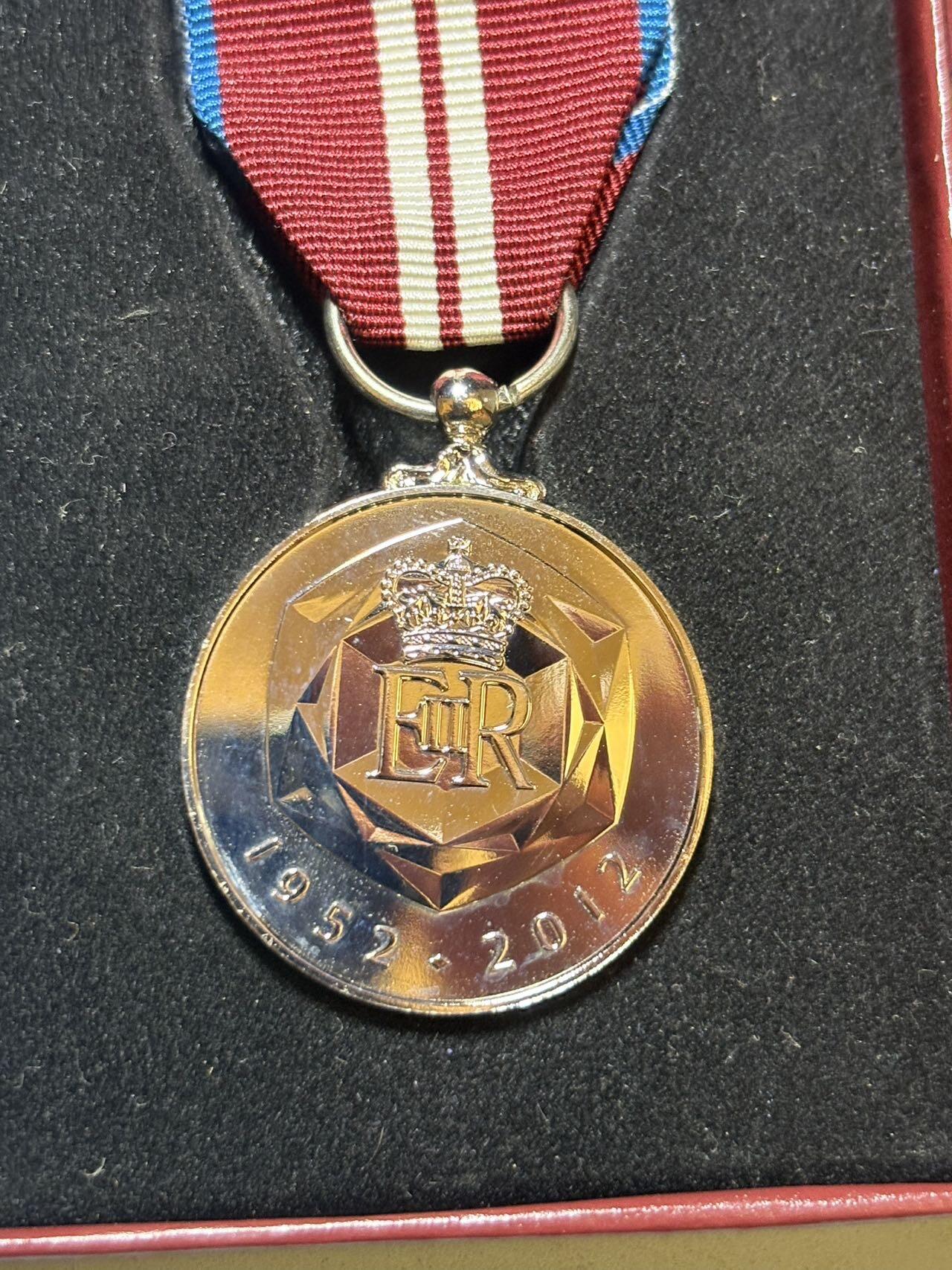 盛世勋华——号角文化勋章邮票专场拍卖第303期 英国伊丽莎白女王加冕60周年钻禧纪念章 带原盒