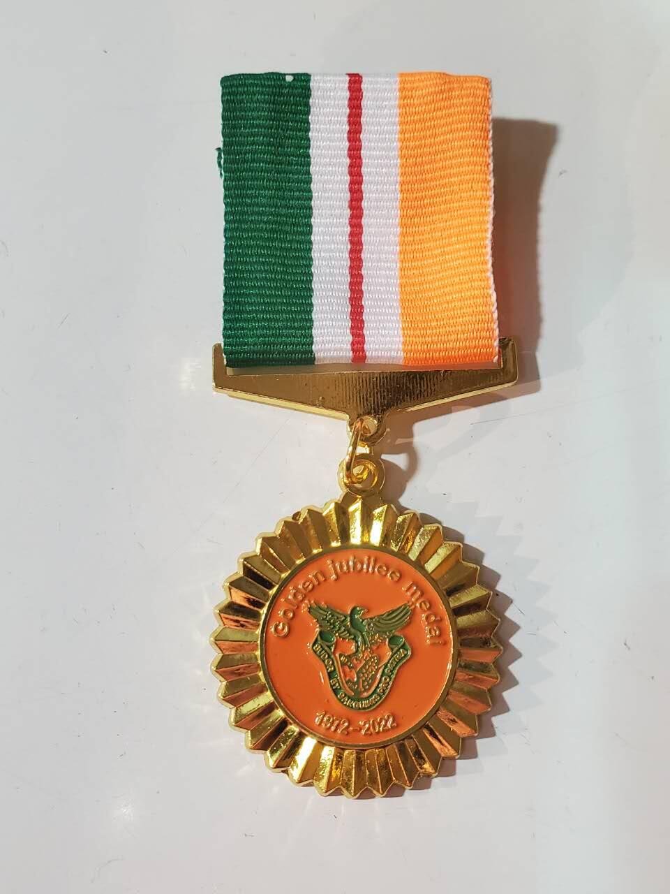 韵星假日军品类拍卖第三十九期暨默多克中校夫妇专场 -- Rimey Holidays Militaria Auction 39 & The Modoks Collection  赞比亚共和国国家服务金僖奖章 铜镀金 少见国家 非常厚重 库存品相