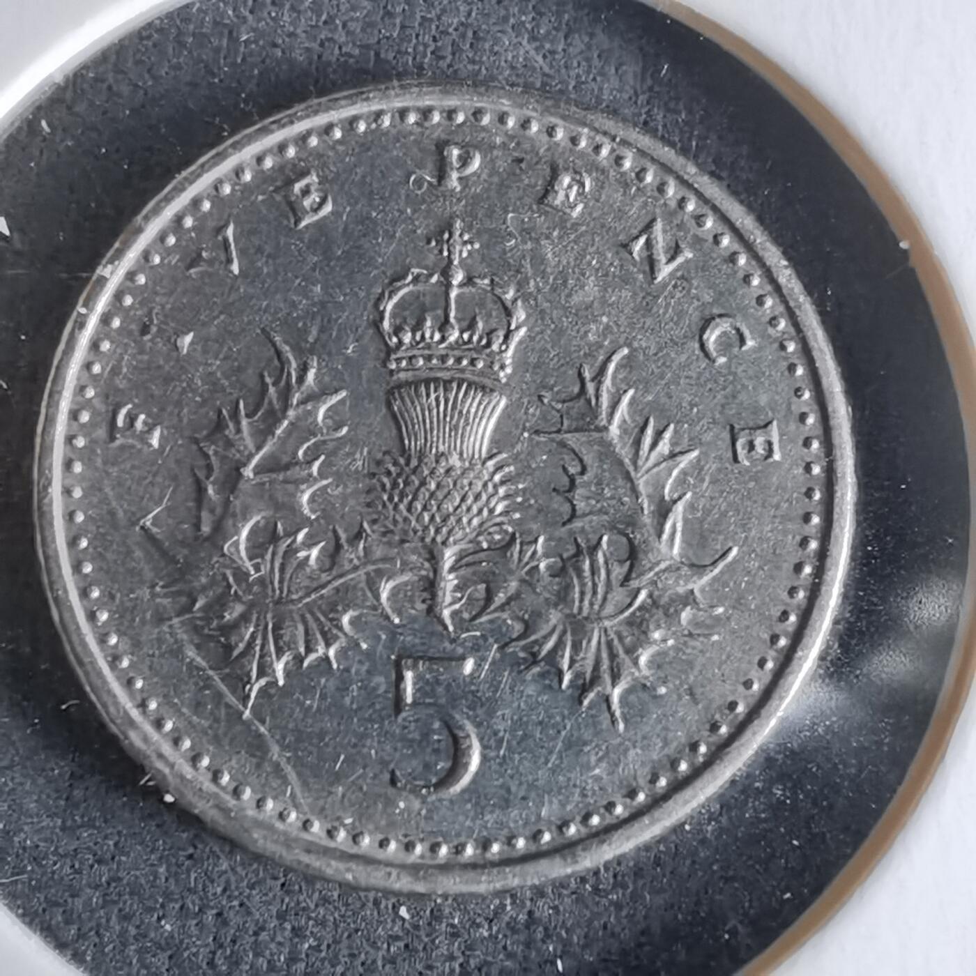 沼泽如烟--第979场 英国1990年5便士