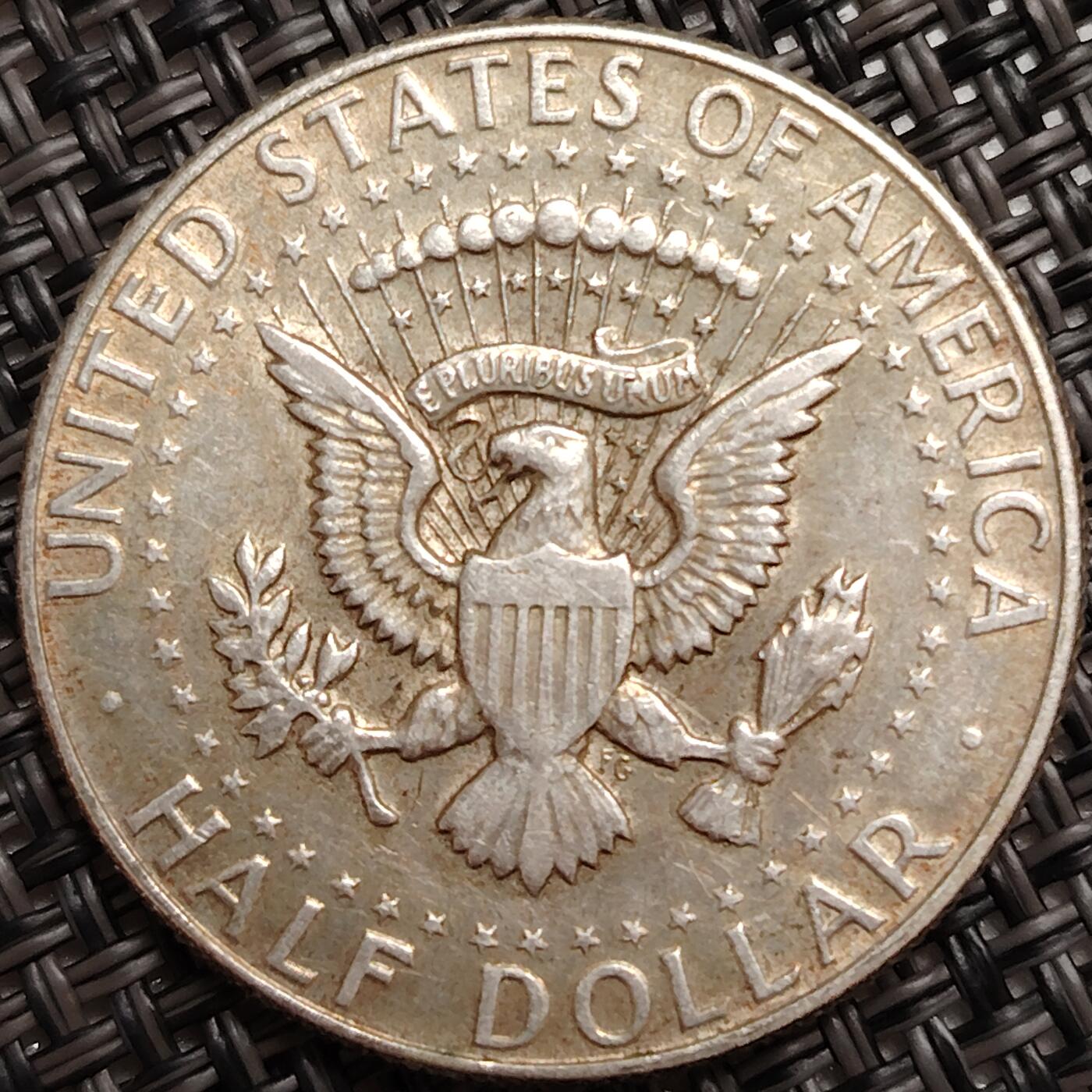 布加迪🐬～世界钱币(上海)🌾第 272 期 /  各国套币和散币 美国🇺🇸 1967年 50分银币 肯尼迪总统 秃鹰 低银版 11.5g 400银 30.61mm