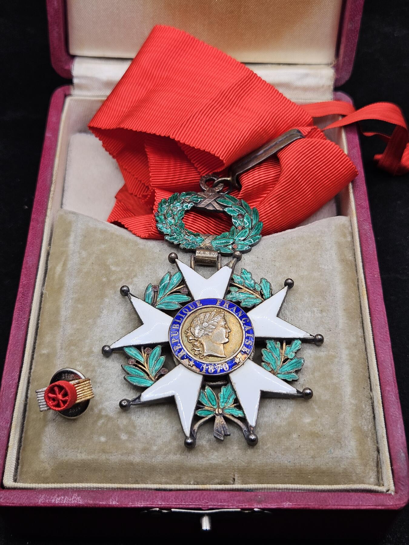 0元起拍勋章 第330期 咸鱼国勋章拍卖专场 2月1日（周日）下午6：00开始 战前三共版 指挥官级荣誉军团勋章 银制带盒略 亚瑟贝特朗制