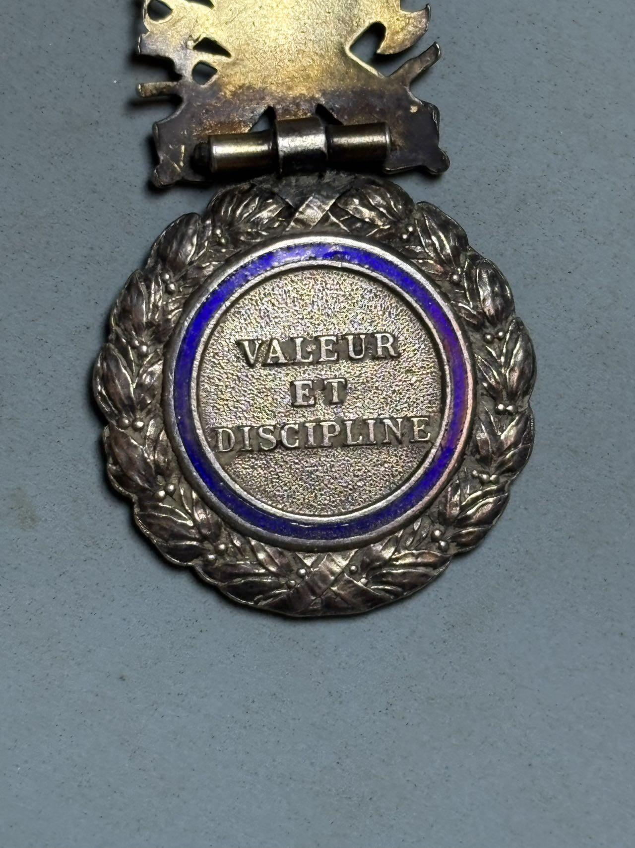 盛世勋华——号角文化勋章邮票专场拍卖第305期 法国军事奖章 早期950银 重18克，银价400+