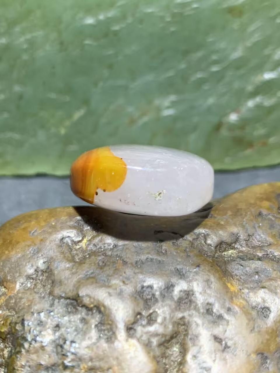 精美冰飘战国红玛瑙吊坠一个！