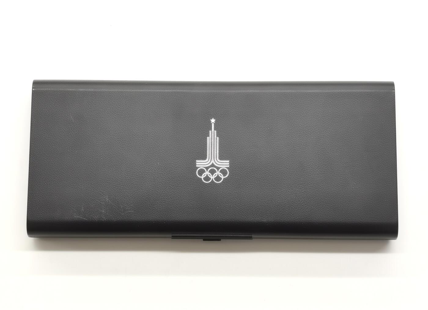 博洋堂世界钱币拍卖第159期（全场包邮） 前苏联1980年莫斯科夏季奥运会纪念精制银币一组，原盒原证，边道已经开始形成环状炫金彩包浆。10卢布大银币二枚33 .4g*2=67.4g、5卢布银币四枚16.7 g*4=66.8g，合计134.2g，900银