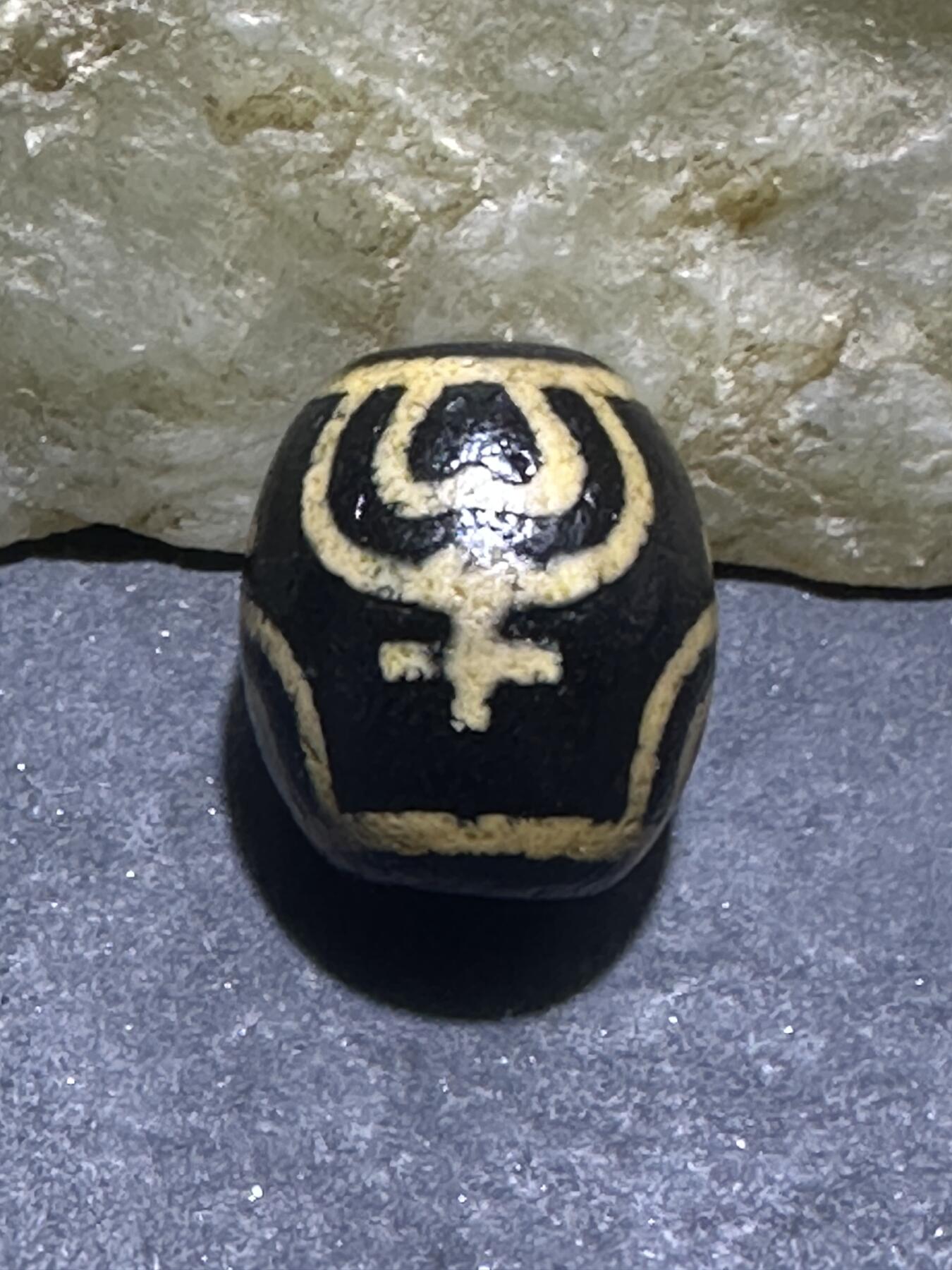 仅此一颗，精品藏传牙黄宝瓶玛瑙天珠一颗