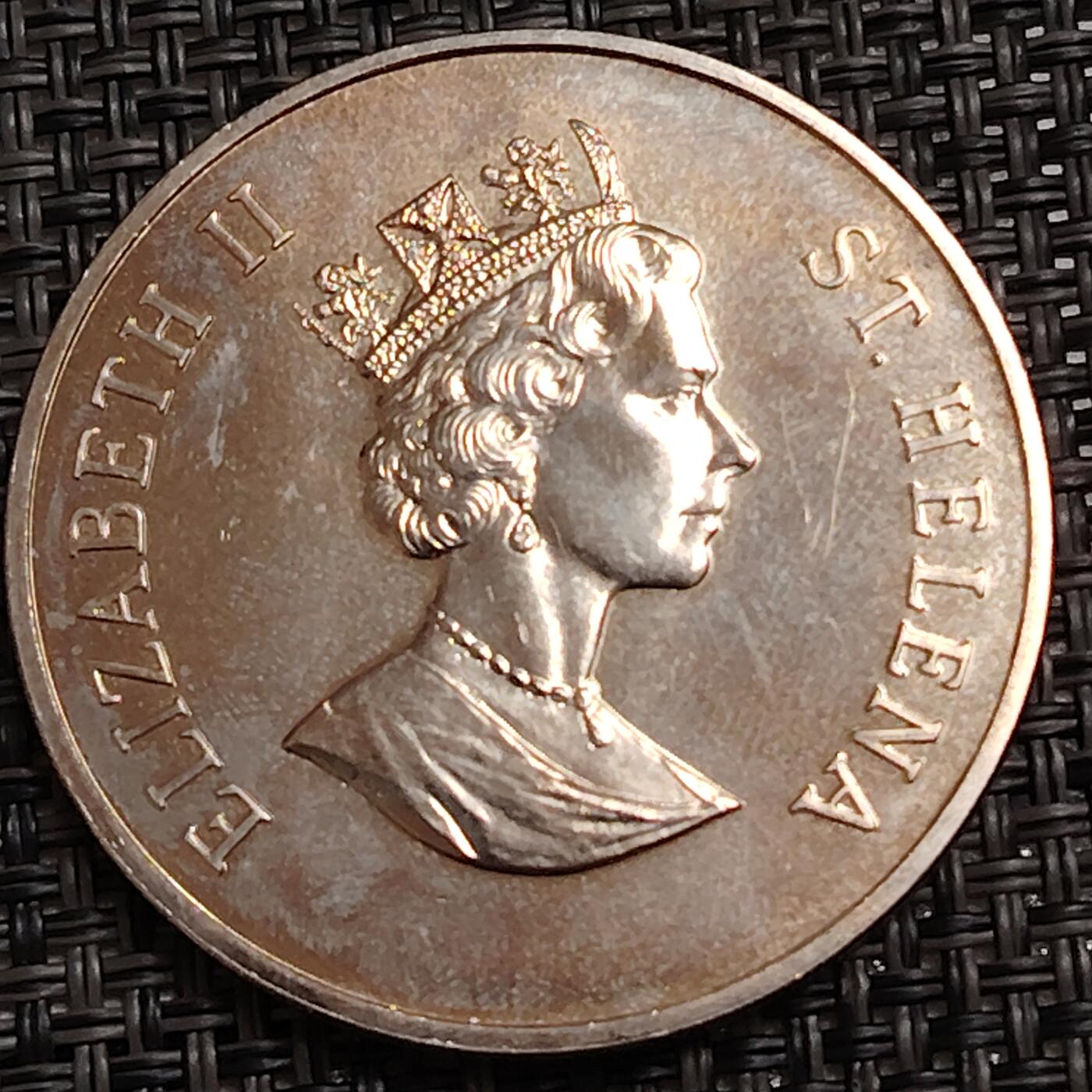 布加迪🐬～世界钱币(上海)🌾第 272 期 /  各国套币和散币 圣赫勒拿 1996年 50便士 女王70岁生日纪念