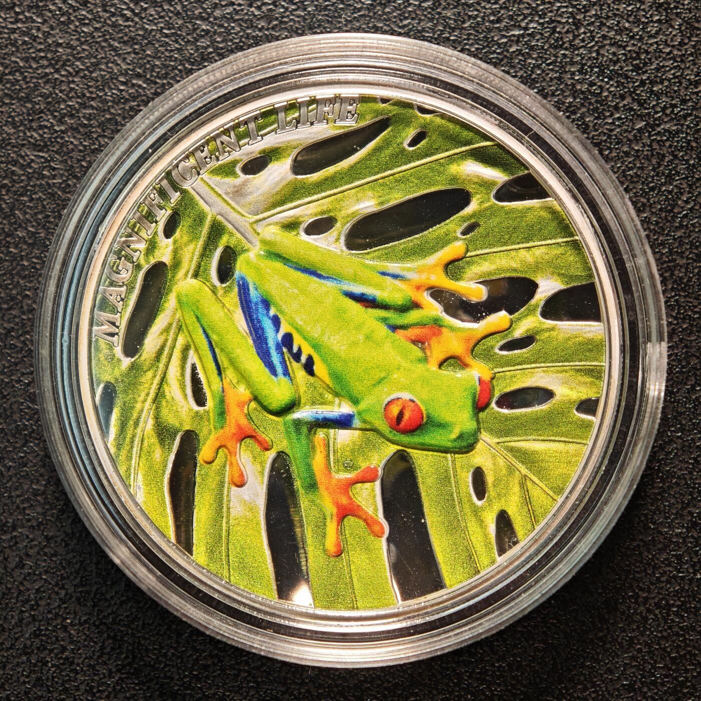 【德藏】世界币章拍卖第163期（拍品征集中~欢迎藏友联系）  2018年 库克群岛树蛙彩色精制纪念银币 999银 直径约：38.61mm；重约：1盎司 原盒 原证书