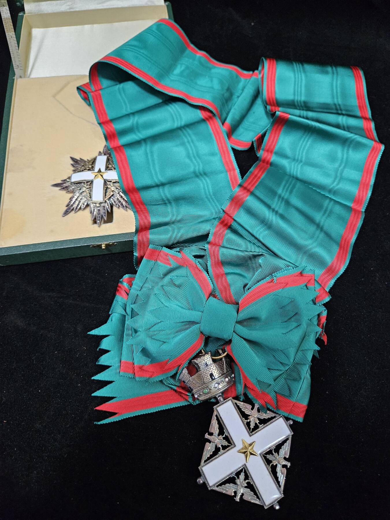 0元起拍勋章 第330期 咸鱼国勋章拍卖专场 2月1日（周日）下午6：00开始 意大利王冠大授章 800银制