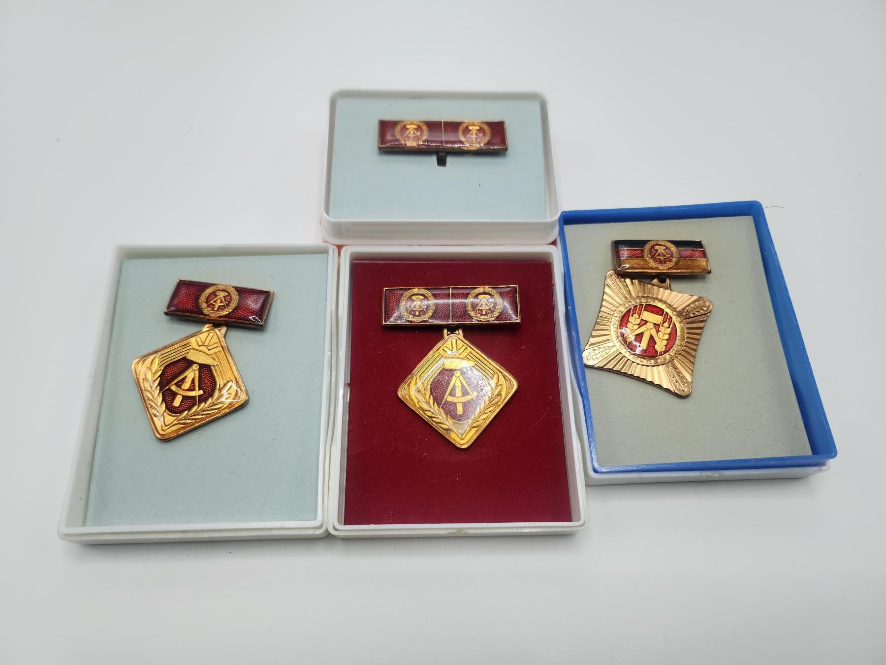 南水社首场拍卖 民主德国个人集体劳动奖章一组