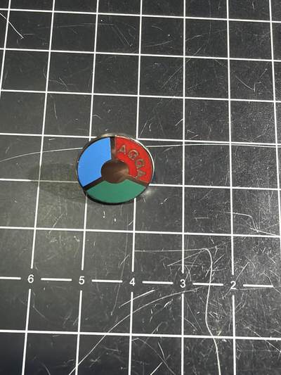 古冰库章牌勋赏收藏0起拍卖 小徽章