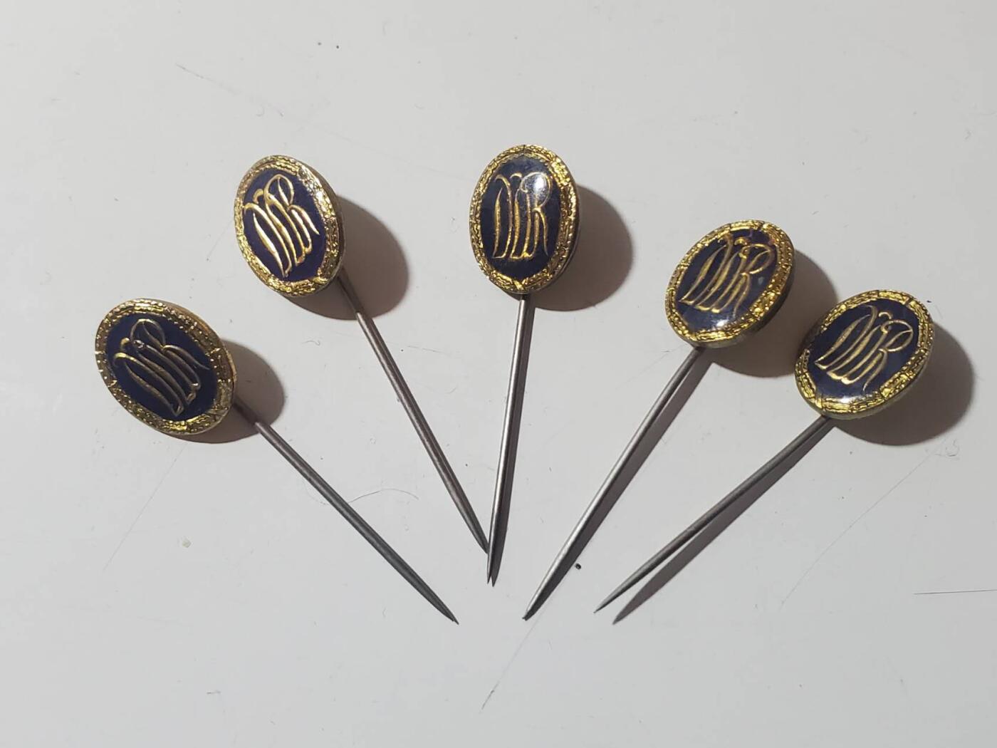 韵星假日军品类拍卖第三十九期暨默多克中校夫妇专场 -- Rimey Holidays Militaria Auction 39 & The Modoks Collection  越南社会主义共和国金级体能证章黑底一组五枚 好品