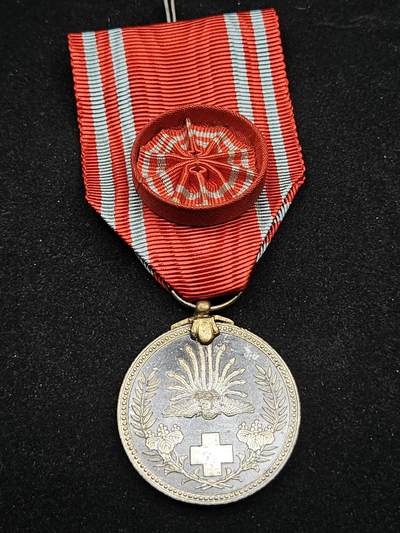 0元起拍勋章 第330期 咸鱼国勋章拍卖专场 2月1日（周日）下午6：00开始 - 稀少 赤十字金色特别社员章