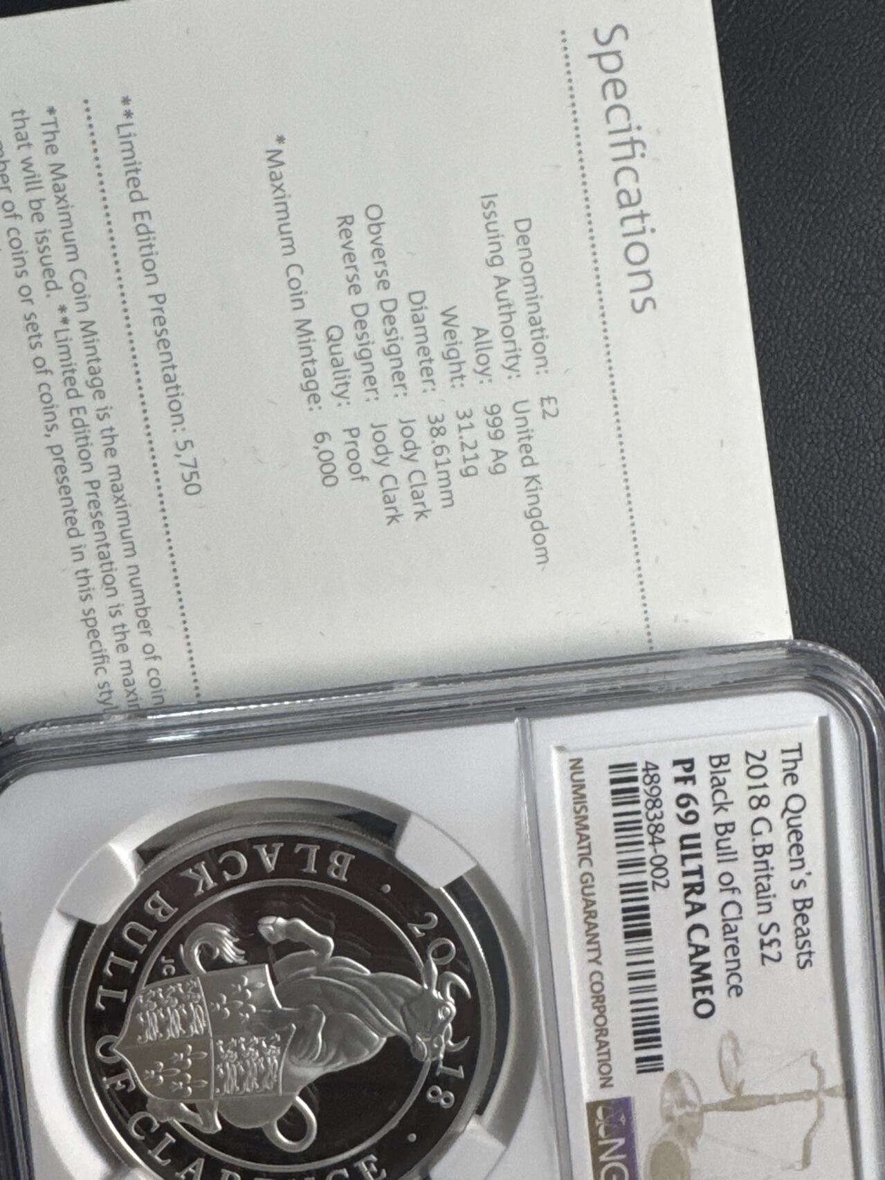 ❤️【币观天下】❤️ 第341期钱币拍卖- 2026.1.30周五晚上6点半场-长期征集拍品 春节前最后一场本场不能存放 节后恢复拍卖 英国2018年女王神兽系 克拉伦斯黑牛1盎司精制银币(999银) NGC PF69UC 盒证齐全