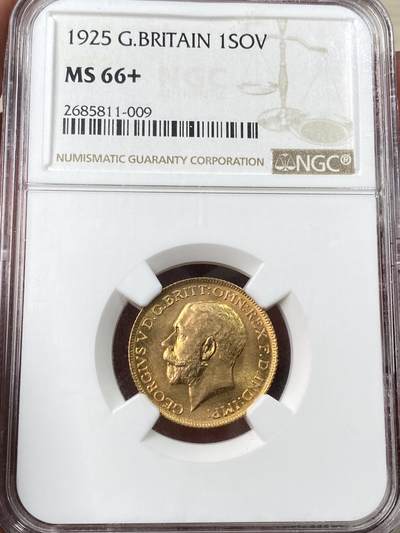 万国钱币拍卖第060期（万国六十期纪念大拍） - NGC MS66+ 1925英国乔治五世索维林马剑金币 丝绸金光GEM品质难得 7.99g 917金