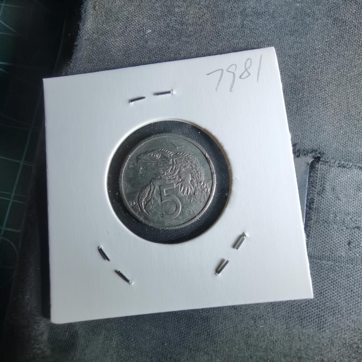 沼泽如烟--第979场 新西兰1985年五分浅雕版