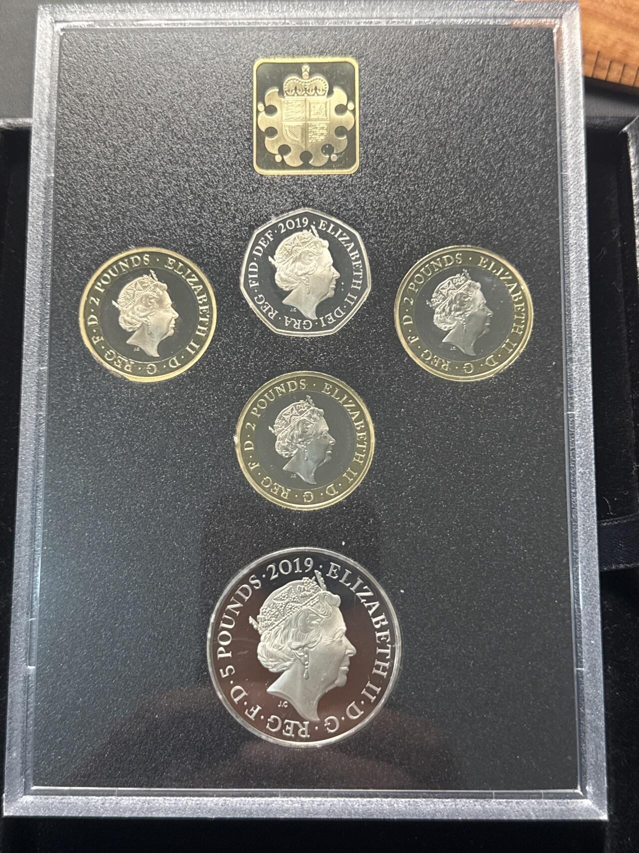 ❤️【币观天下】❤️ 第341期钱币拍卖- 2026.1.30周五晚上6点半场-长期征集拍品 春节前最后一场本场不能存放 节后恢复拍卖 英国2019年 年度精制套币 稀少年份 盒证齐全