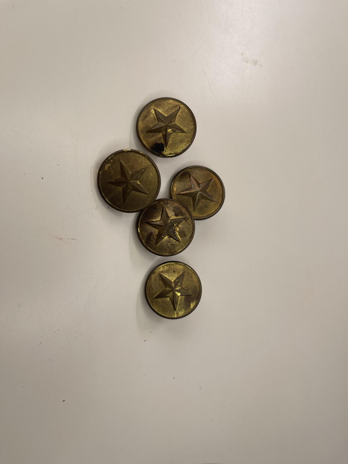 新时代收藏徽章红藏拍卖(第三十场)  徽章纸品证书杂项 3522 3502 志愿扣子一组