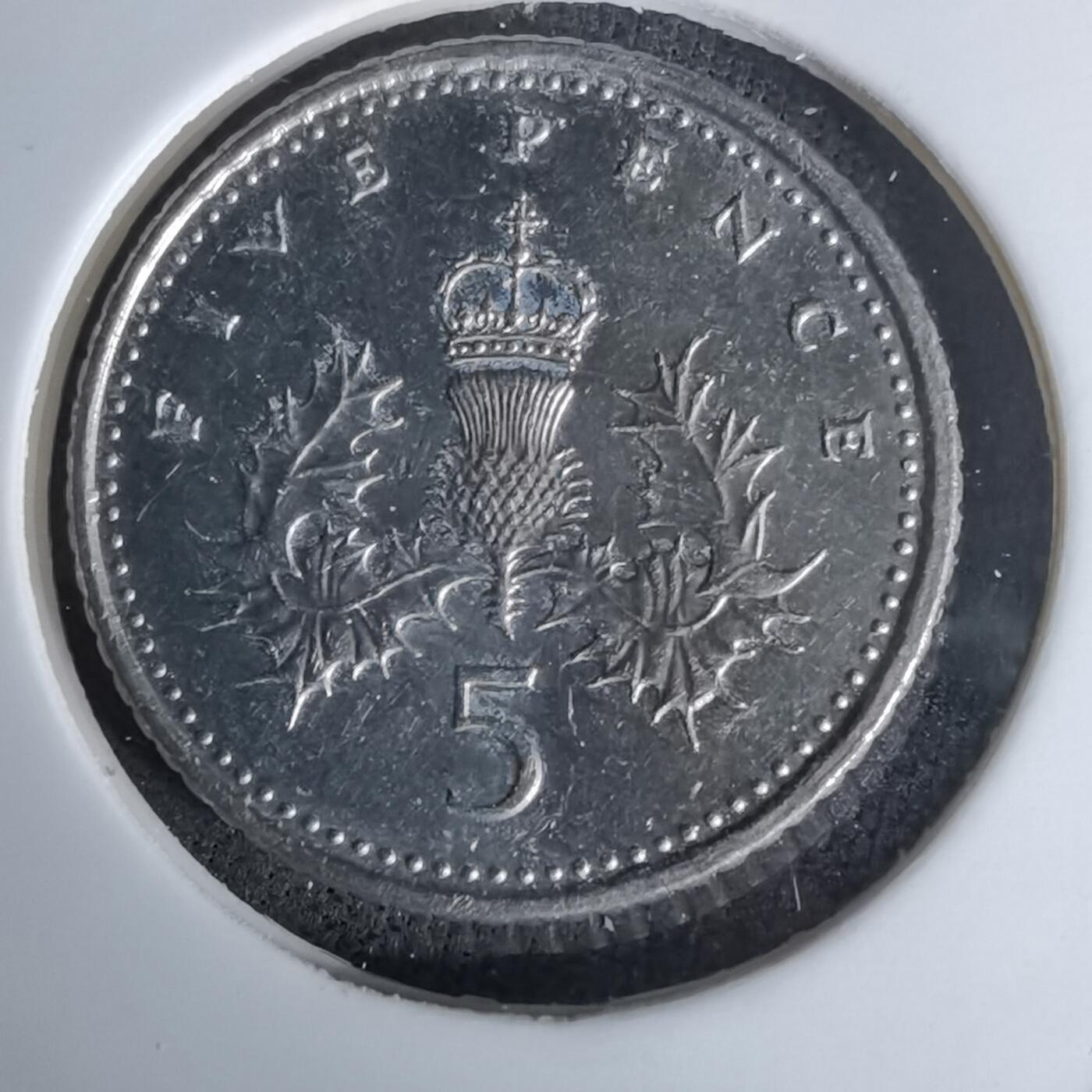 沼泽如烟--第978场 英国2003年5便士